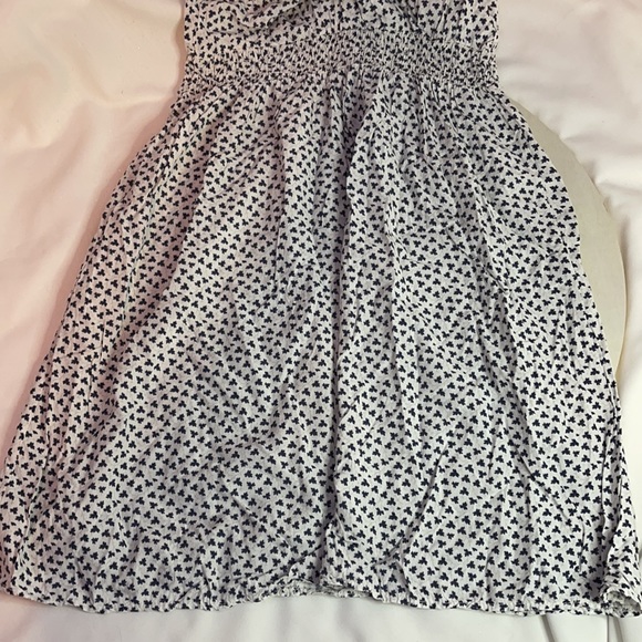 White & Navy Blue Knee Length V-neck Dress | Size Medium - Picture 5 of 10